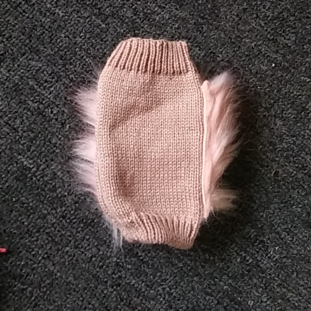 Gloves - Picture 2 of 3